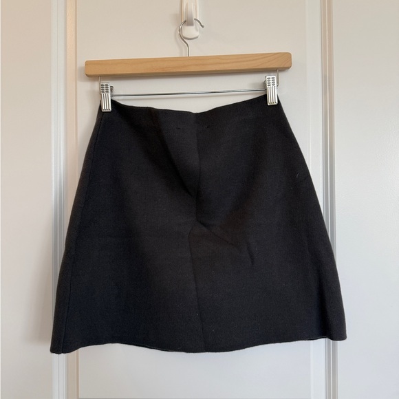 Brand New! Versatile Zara Charcoal Midi Skirt (perfect for the Fall!) - Picture 3 of 5